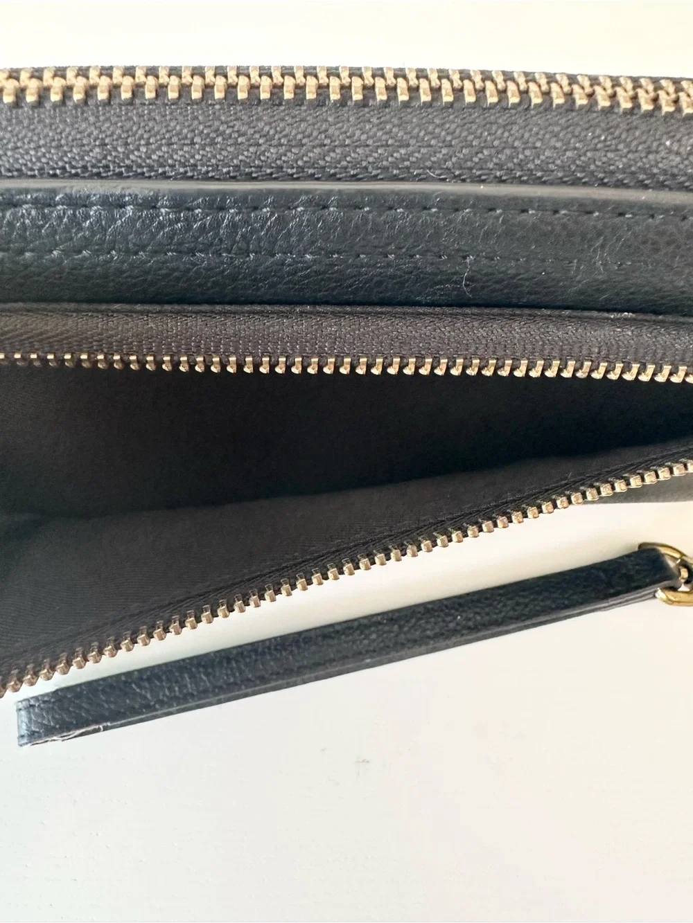 Fossil Black Pebbled Leather Fan Embellished Zip Around Wristlet Wallet Boho